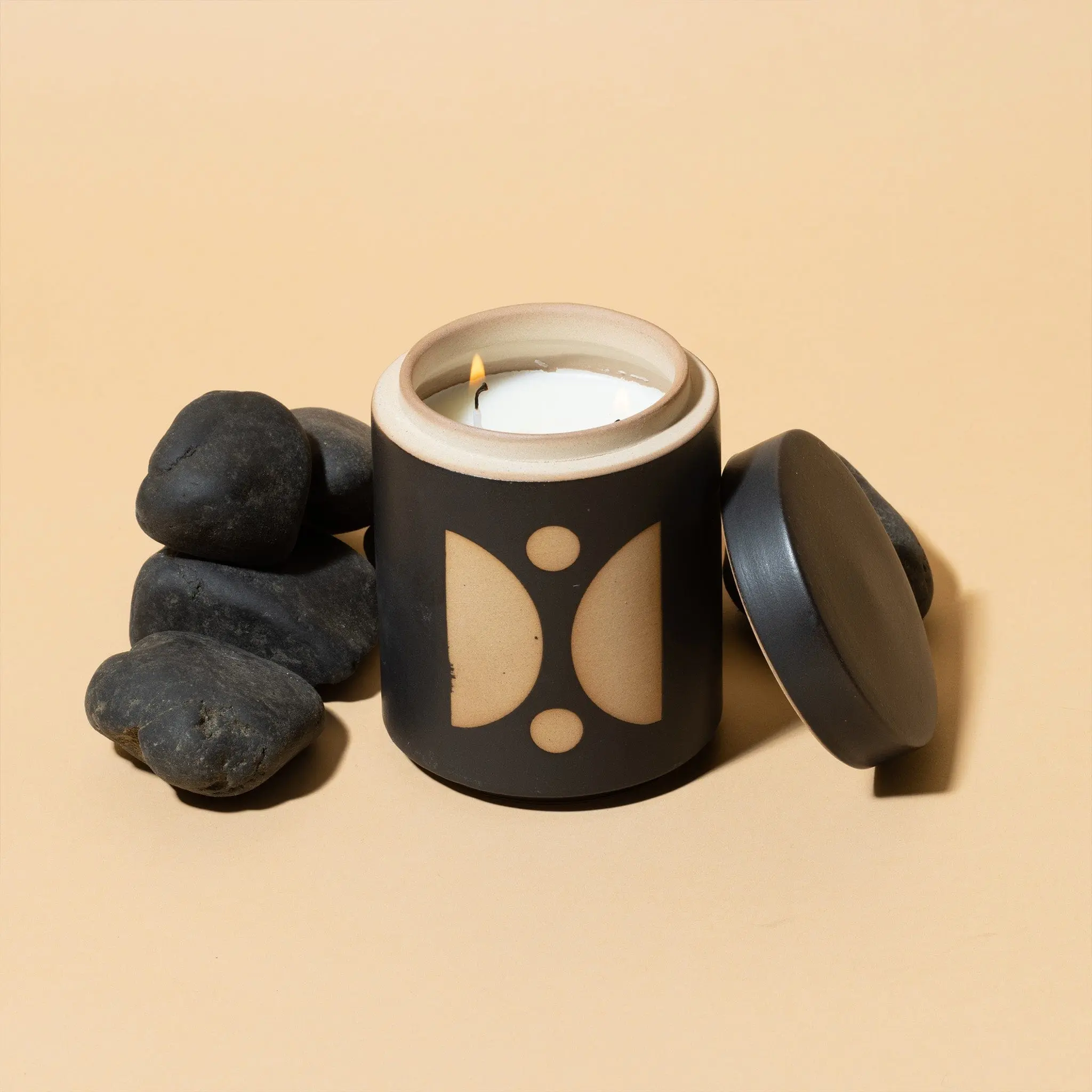 Palo Santo Suede - Form 12 oz Candle - Image 3