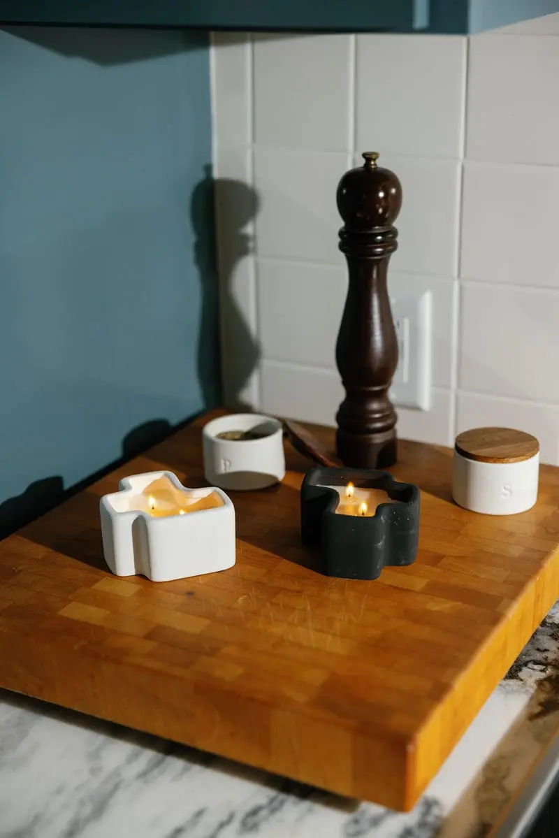 Salted Air & Smoked Woods - Jigsaw 4 oz Candle Boxed Set - Image 2