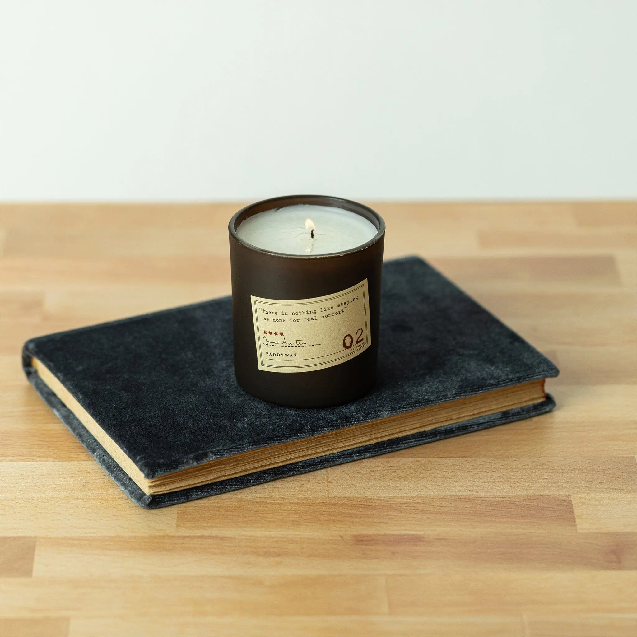 Jane Austen - Library Candle 6 oz - Image 3