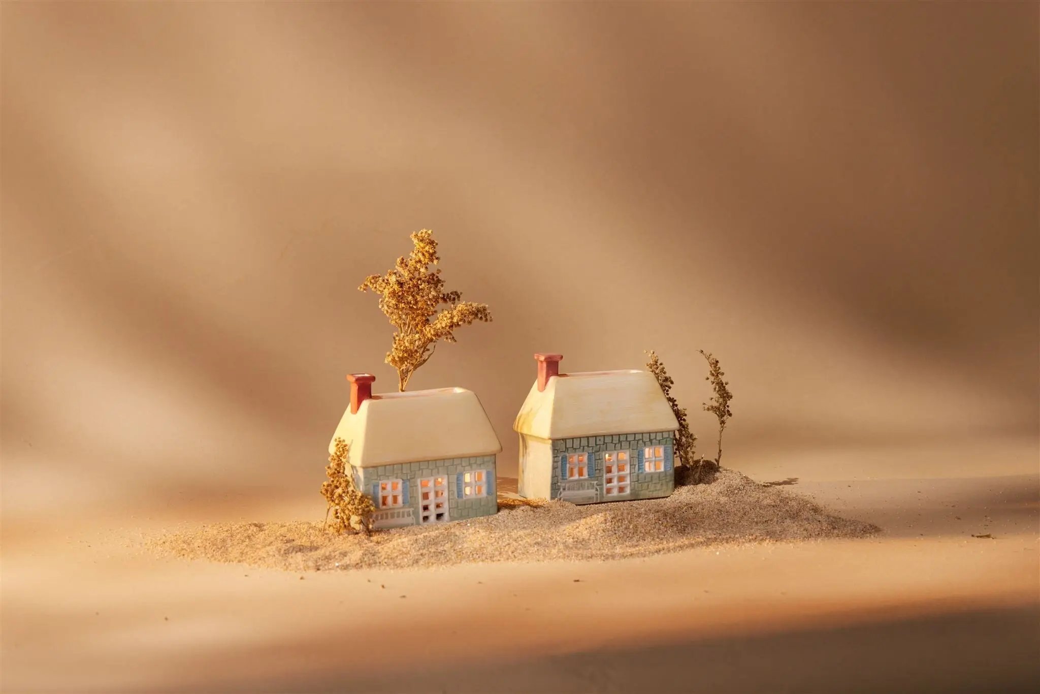 No. 04 The English Cottage - Incense & Tea Light Holder - Image 3