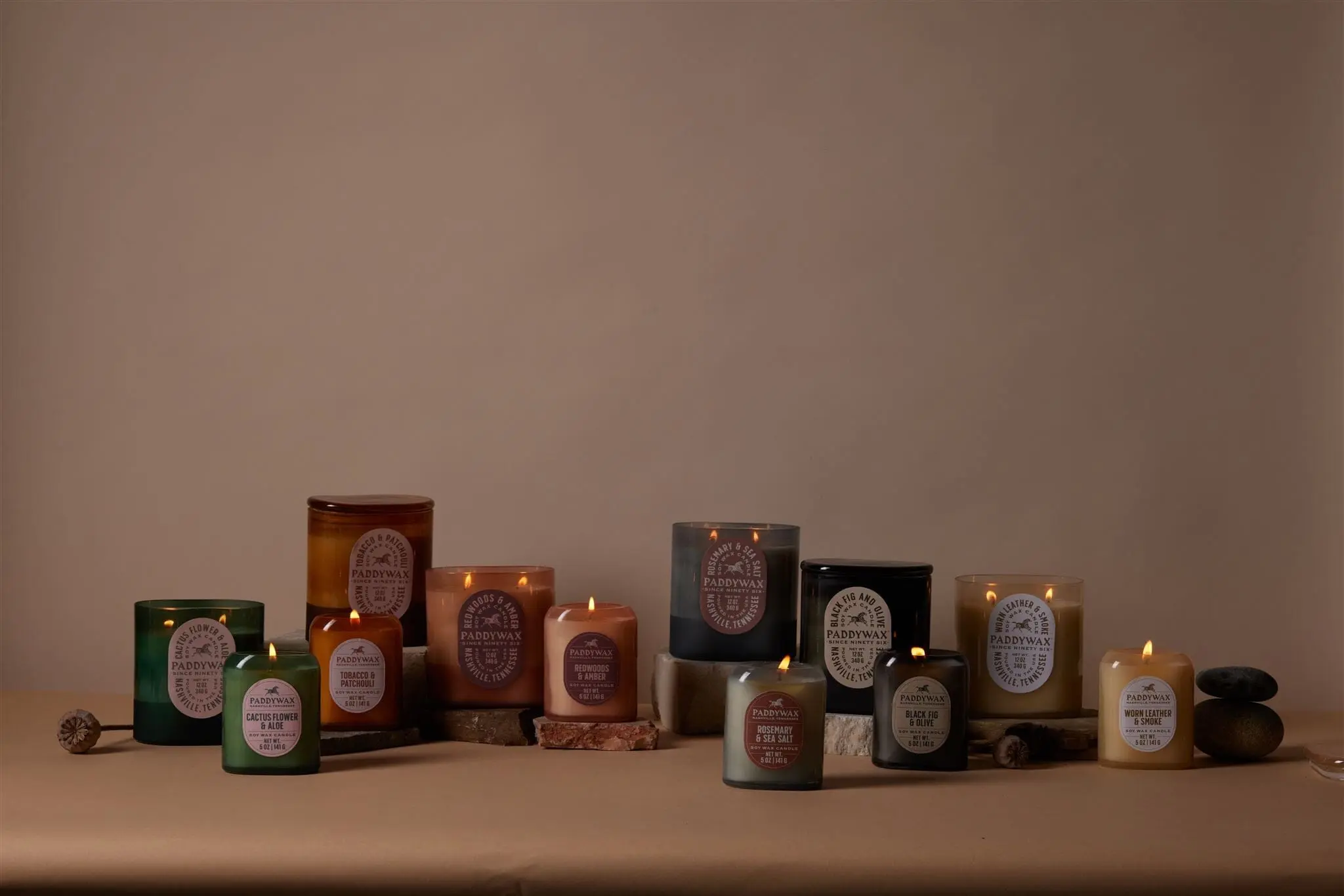 Redwoods + Amber - Vista 12 oz Candle - Image 4